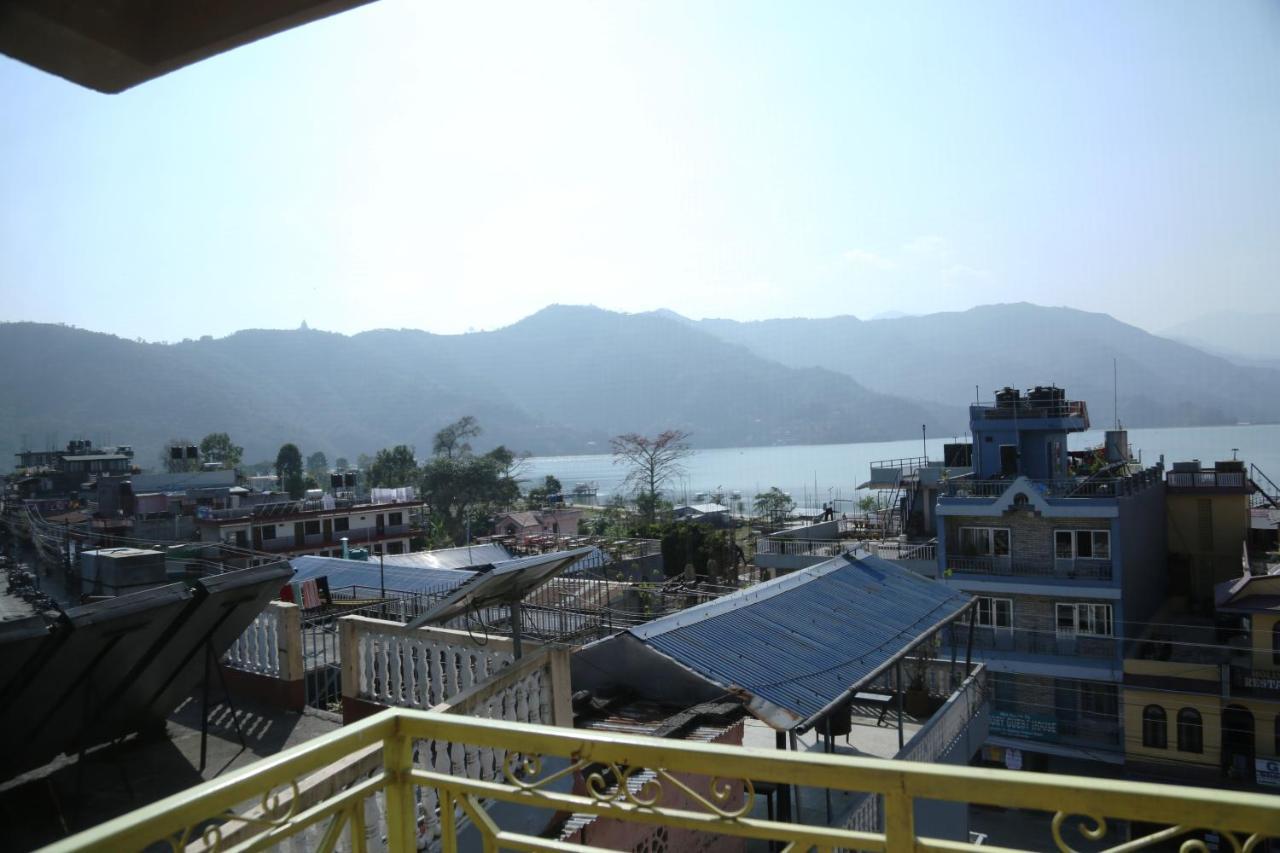 Golden Gate Hotel Pokhara Exterior photo